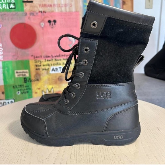 UGG Kids Black Boots size 4 OR women's size 5.5 - Picture 1 of 8